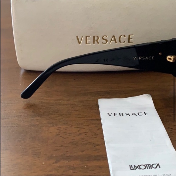Versace tied with a bow sunglasses - Picture 4 of 8